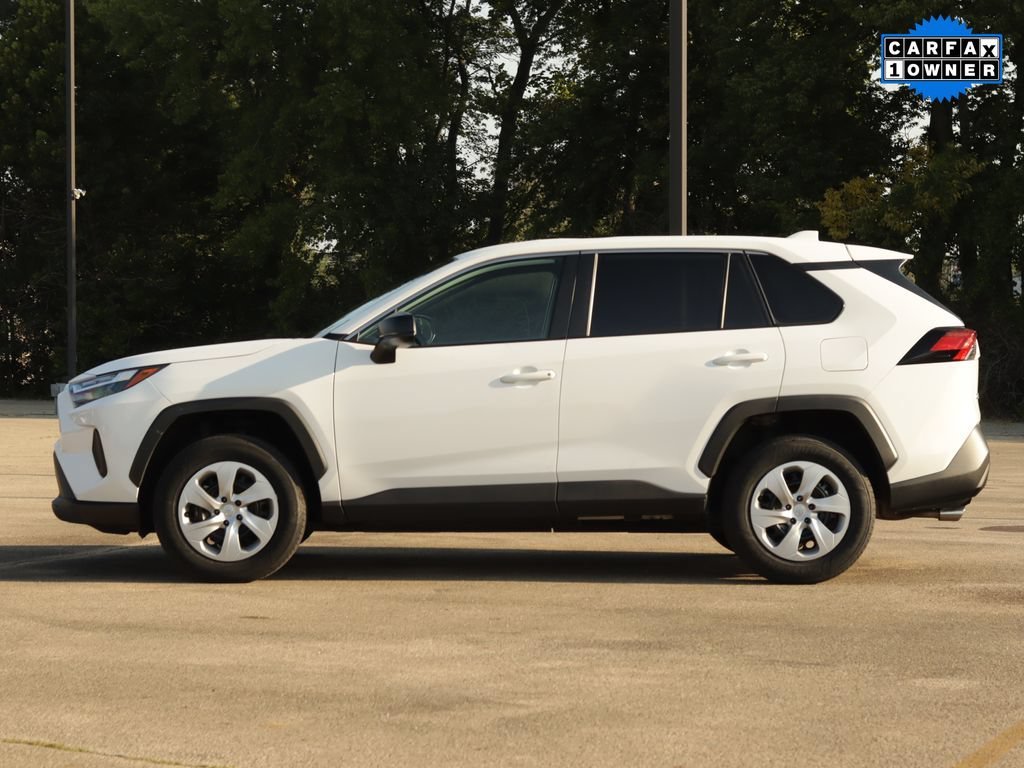 Used 2025 Ice Cap Toyota LE image 4