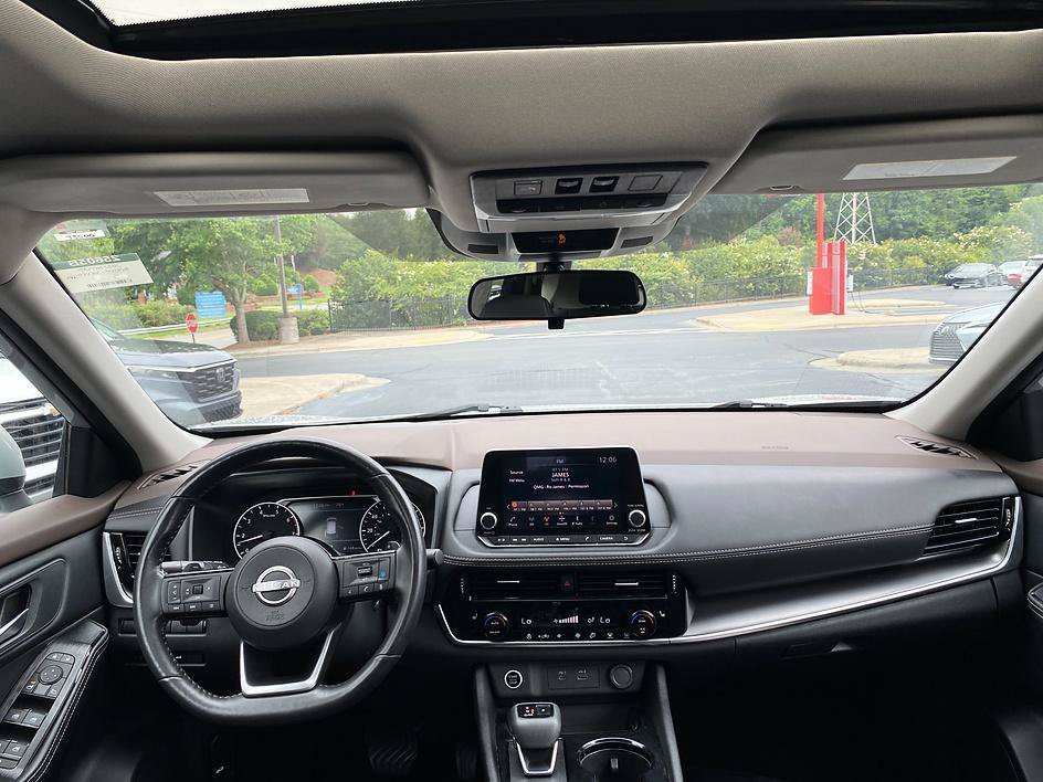 Used 2022 Brilliant Silver Metallic Nissan SV image 23