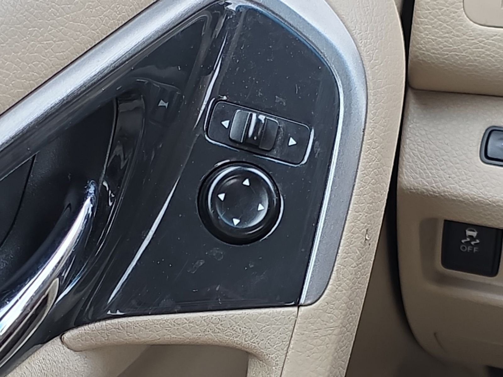 Used 2014 Brown Nissan 2.5 S image 23