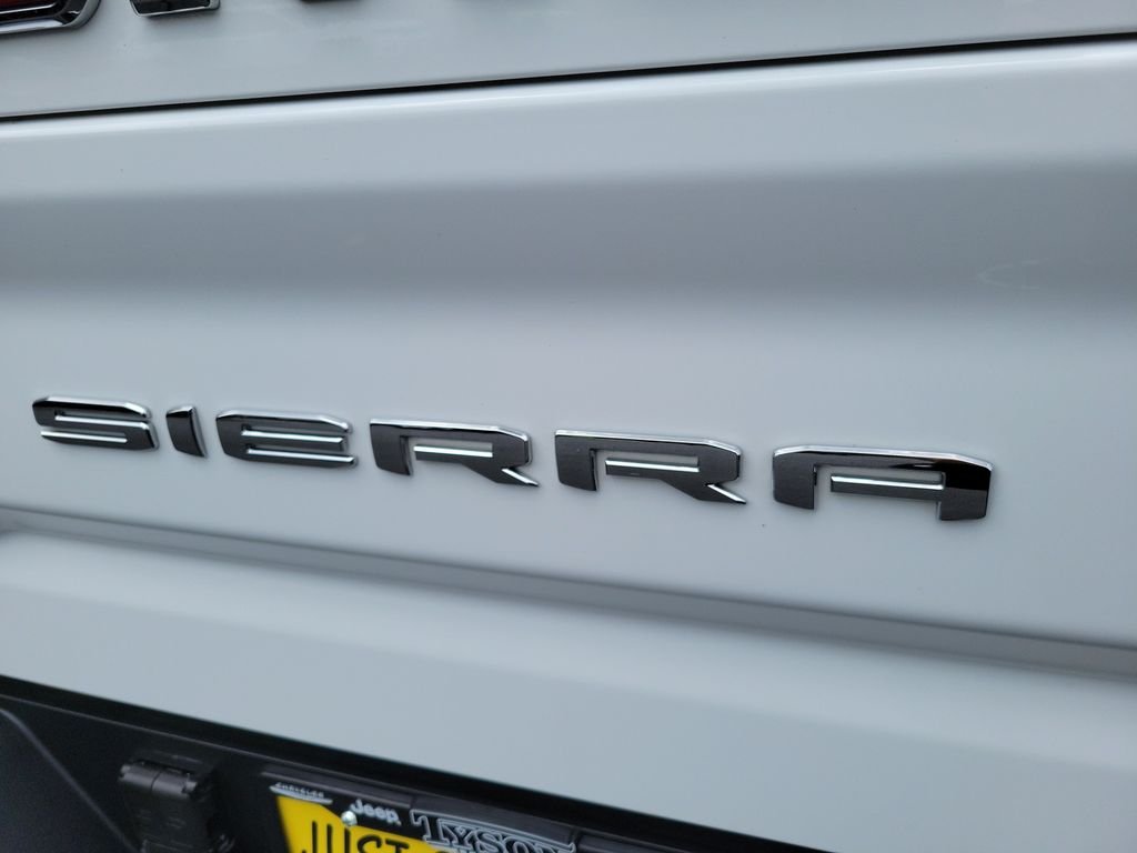 Used 2025 White GMC SLT image 7