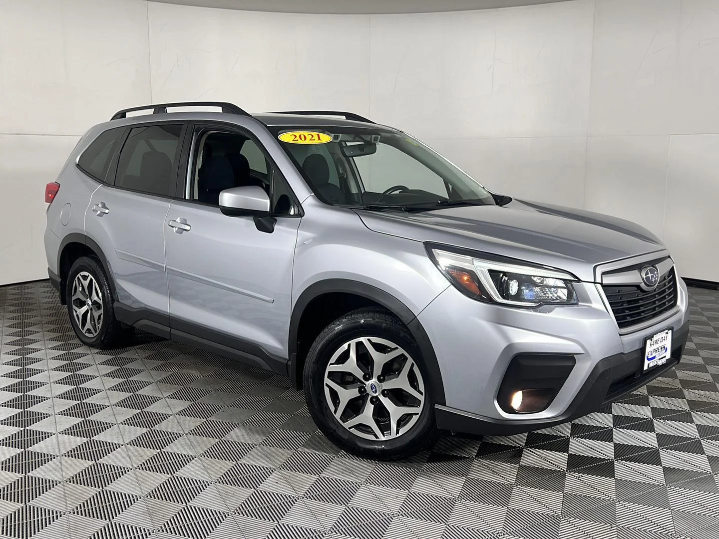 Used 2021 Ice Silver Metallic Subaru Premium image 8