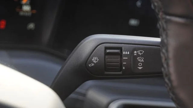 Used 2024 Silver Ford EcoBoost Premium image 29