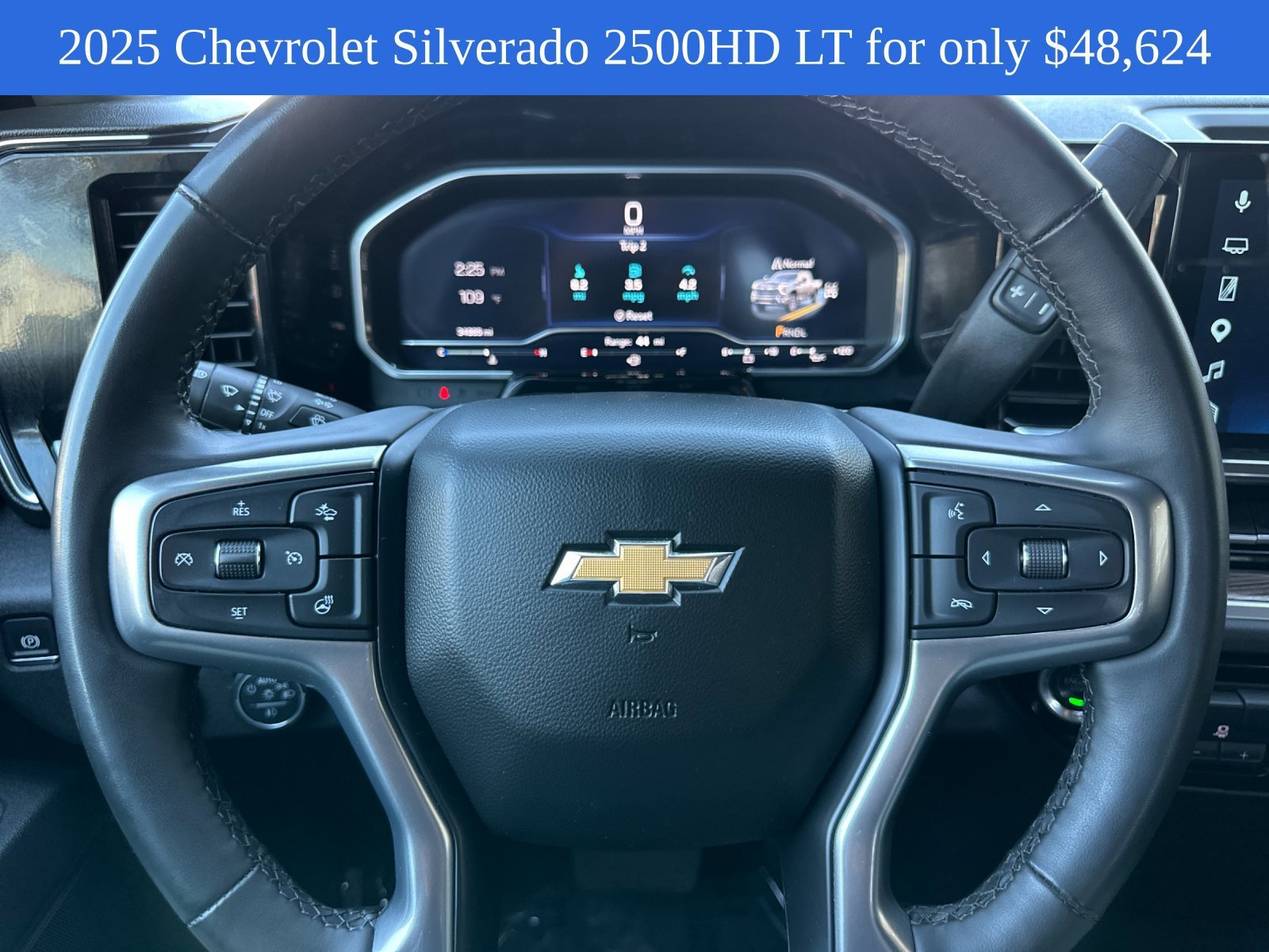 Used 2025 Summit White Chevrolet LT image 24