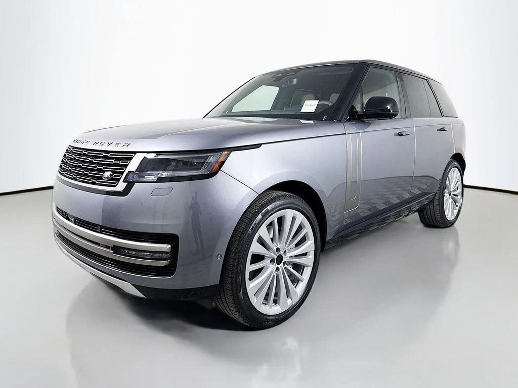 New 2026 Eiger Grey Land Rover SE image 1