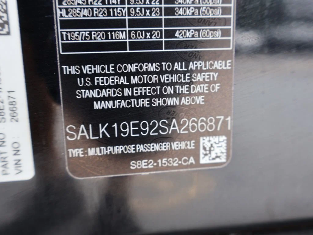 Certified Used 2025 Santorini Black Metallic Land Rover Autobiography image 42