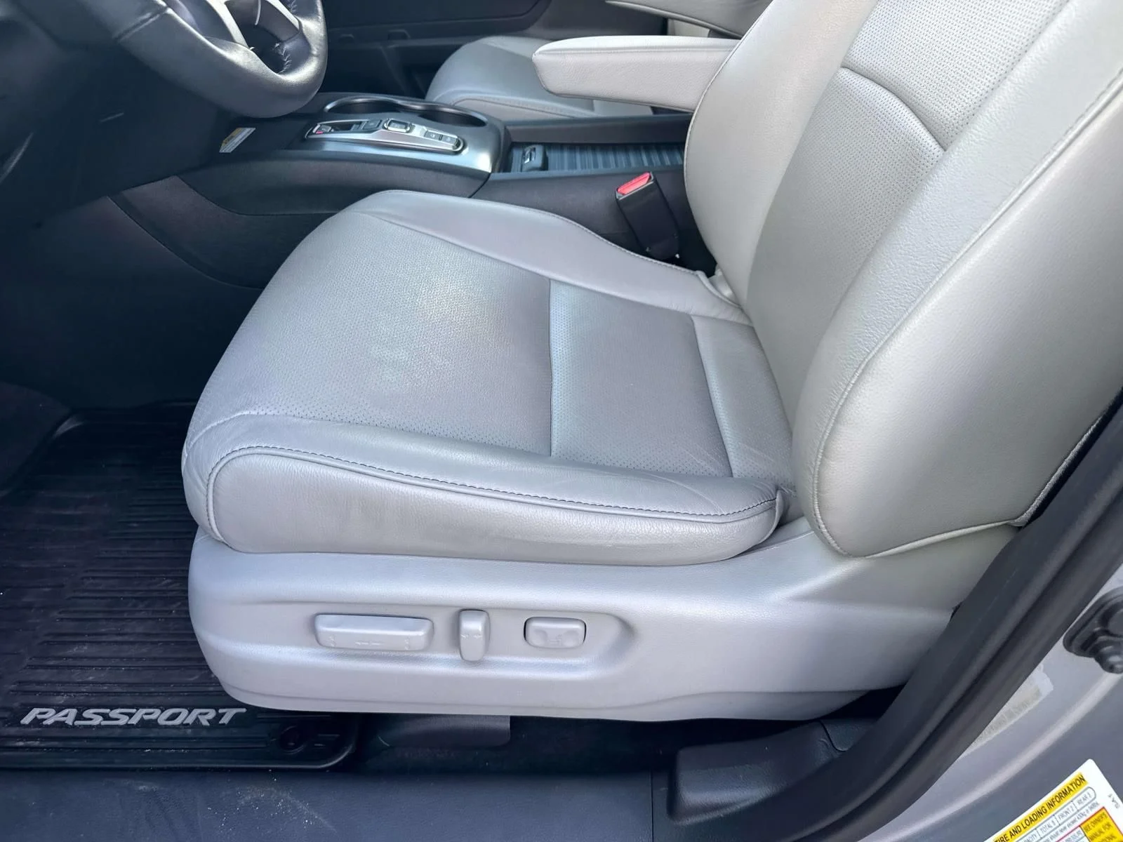 Used 2023 Silver Honda EX-L image 16