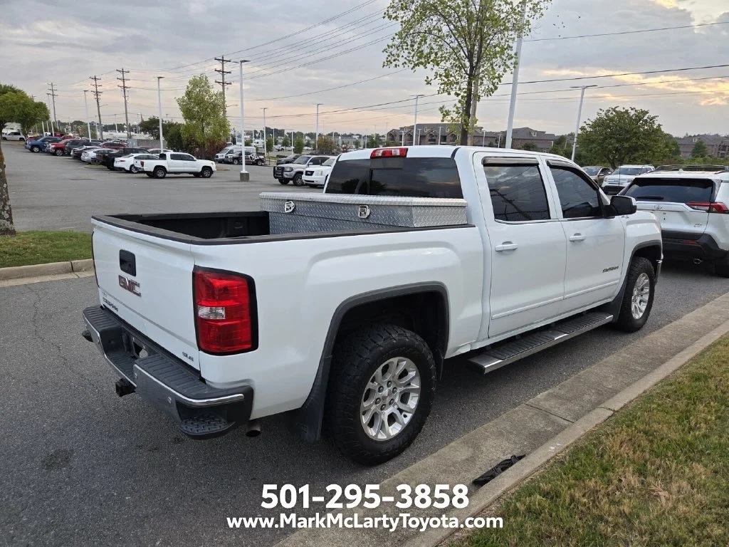 Used 2015 White GMC SLE image 4