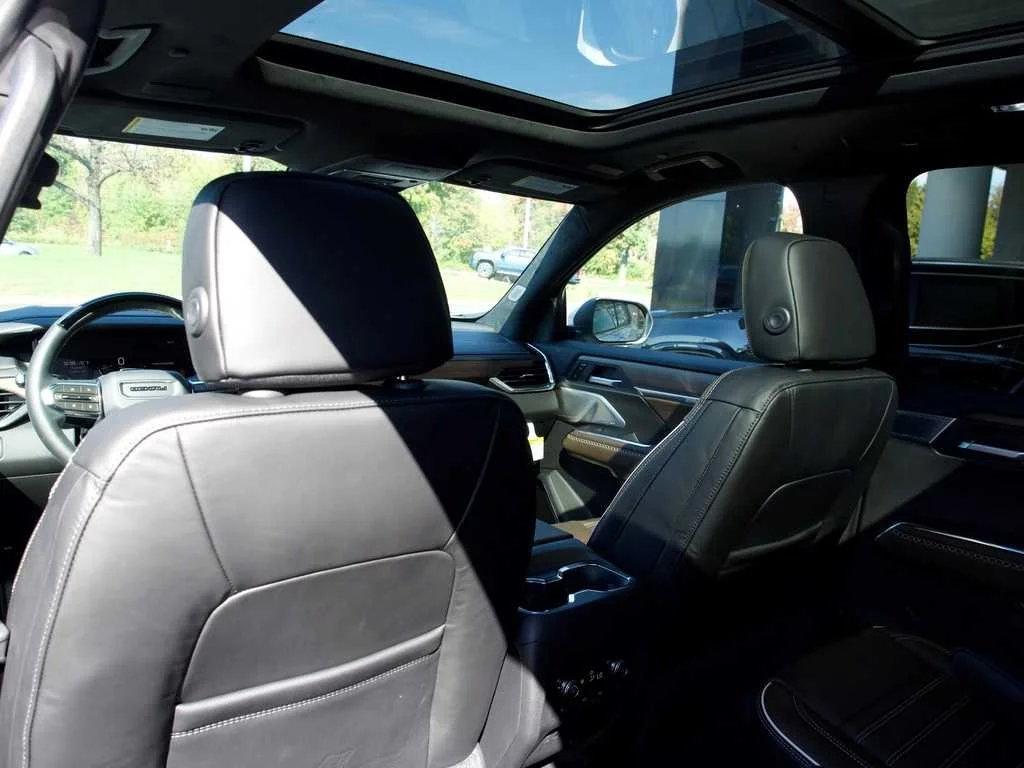 New 2027 Glacier White Tricoat GMC Denali Ultimate image 12
