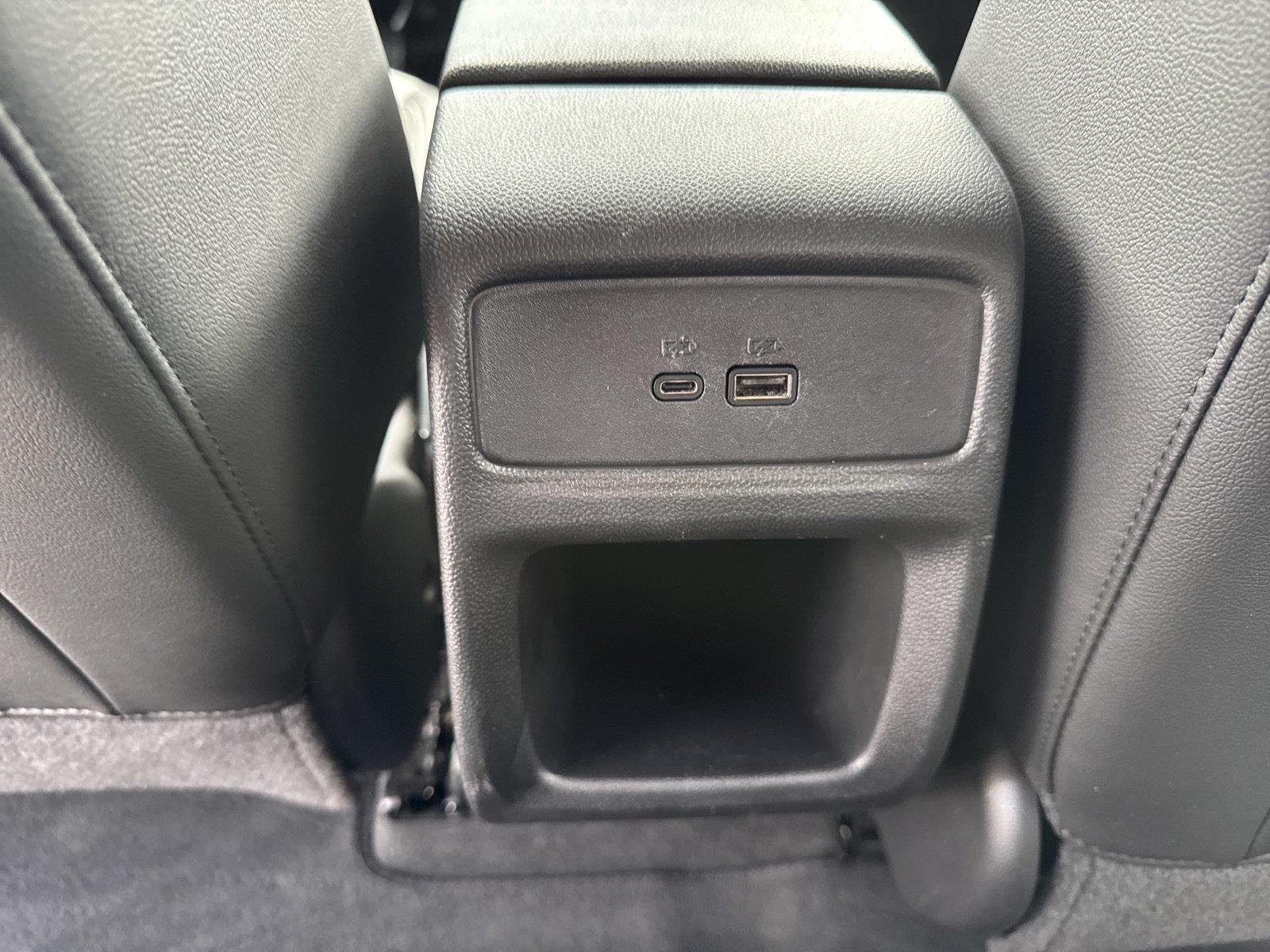 Used 2025 Summit White Chevrolet LT image 31