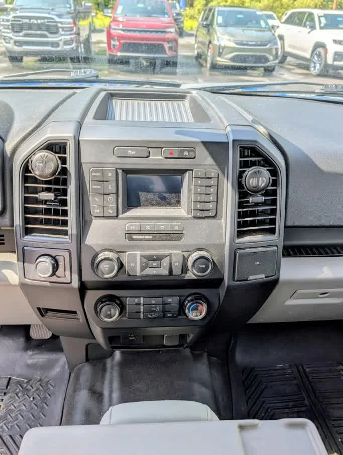 Used 2019 Velocity Blue Ford XL image 12