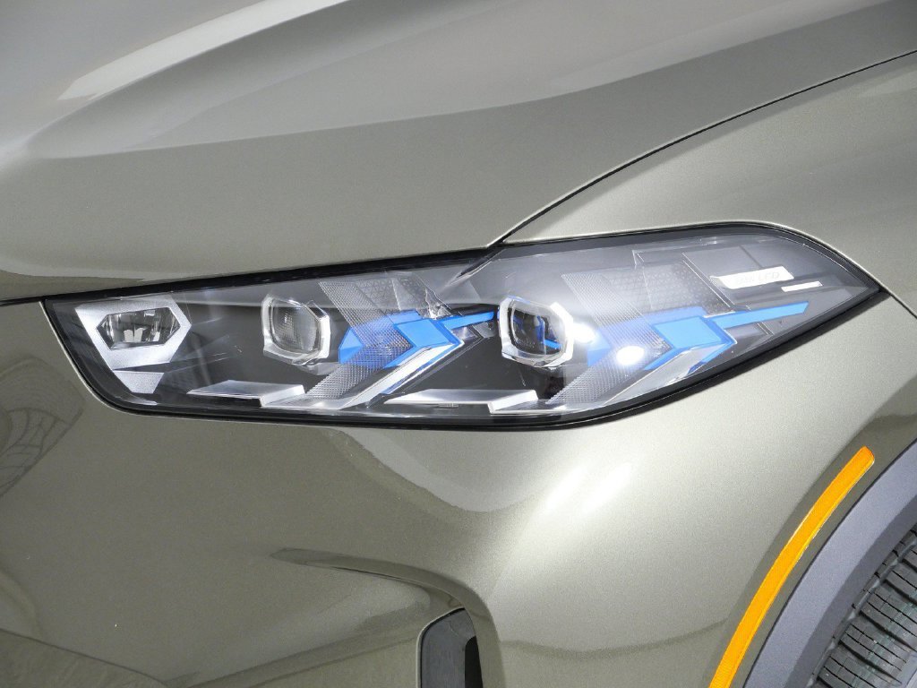 New 2026 Manhattan Green Metallic BMW xDrive50e image 3