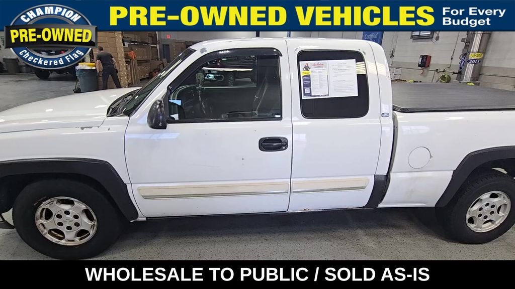 Used 2004 Summit White Chevrolet LS image 5