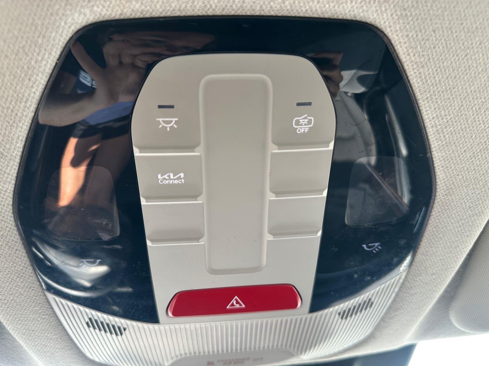 Used 2025 Snow White Pearl Kia LXS image 22
