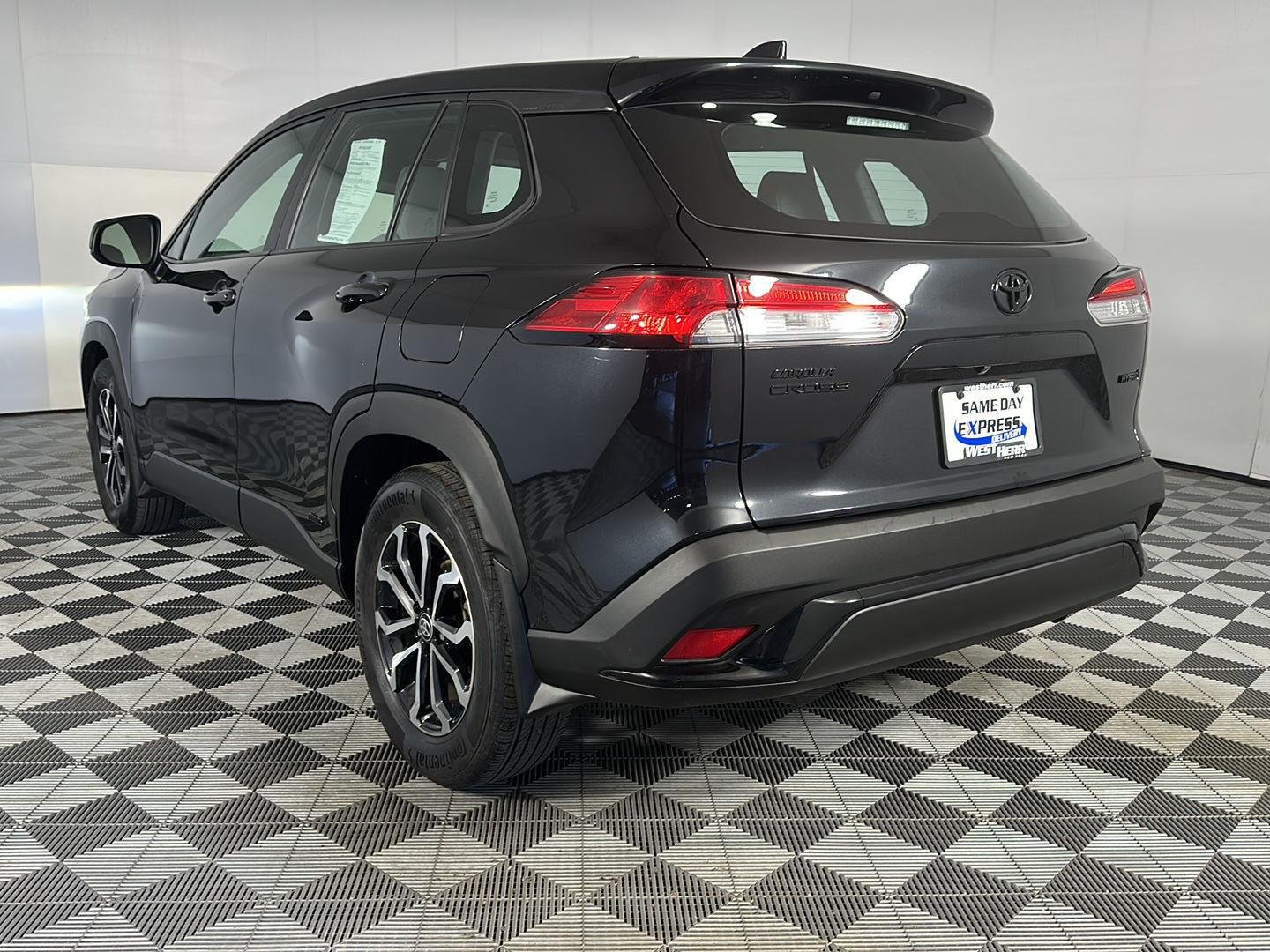Used 2024 Jet Black Toyota Hybrid S image 5