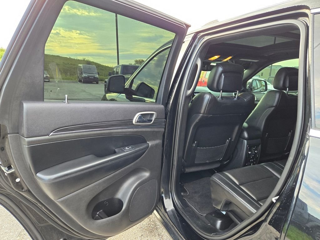Used 2019 Black Jeep Limited image 28