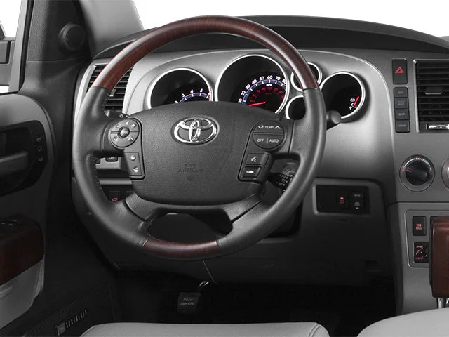 Used 2014 Blizzard Pearl Toyota Platinum image 9