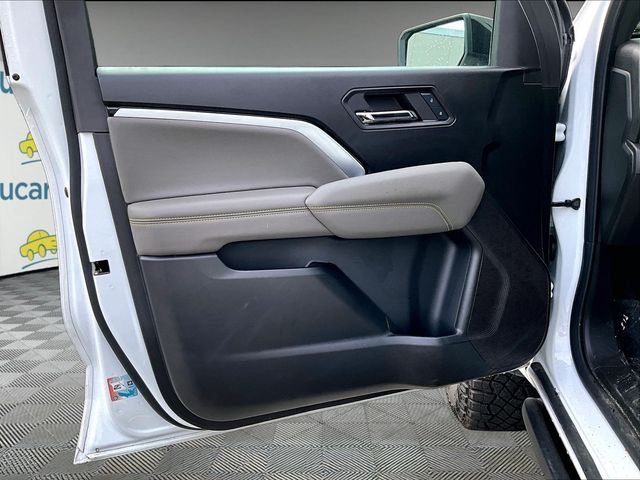Used 2024 White Chevrolet ZR2 image 18