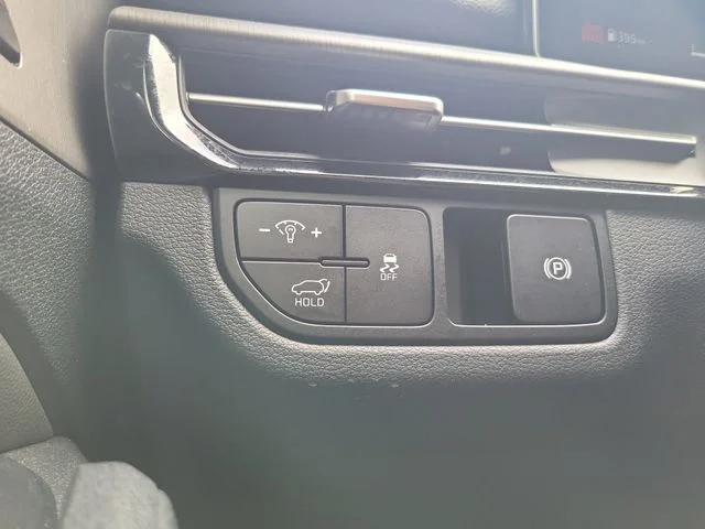 New 2026 Glacial White Pearl Kia X-Line image 30