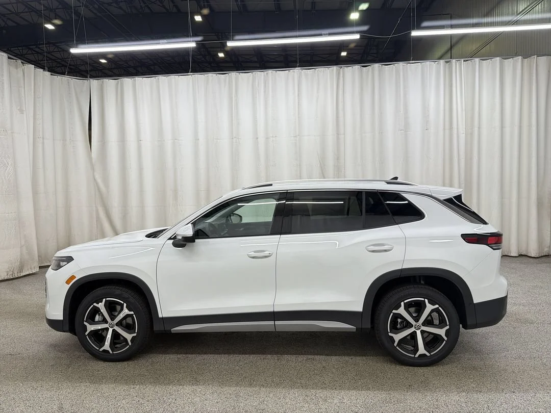 New 2026 Pure White Volkswagen SE image 6