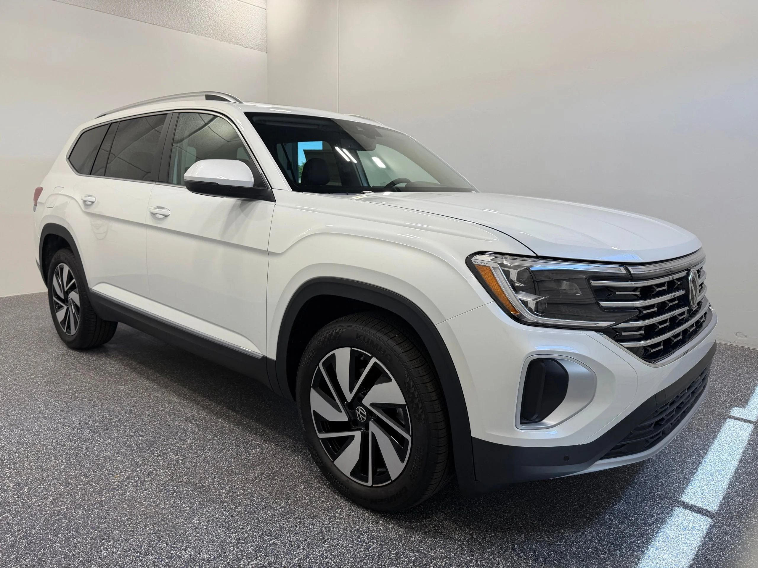 New 2026 White Volkswagen 2.0T SEL image 9