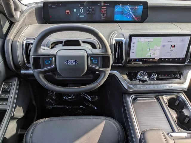 New 2027 Star White Metallic Tri-Coat Ford Platinum image 16