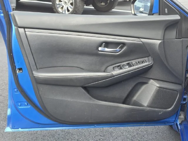 Certified Used 2022 Electric Blue Metallic Nissan SV image 16