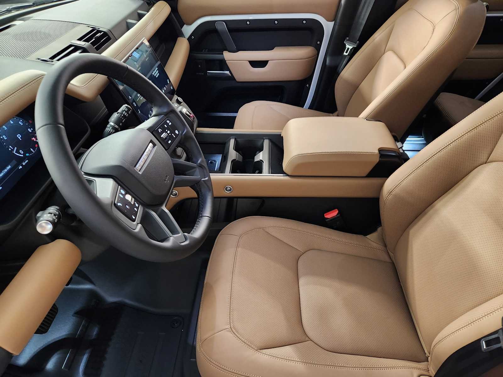 New 2026 Fuji White Land Rover X-Dynamic SE image 13