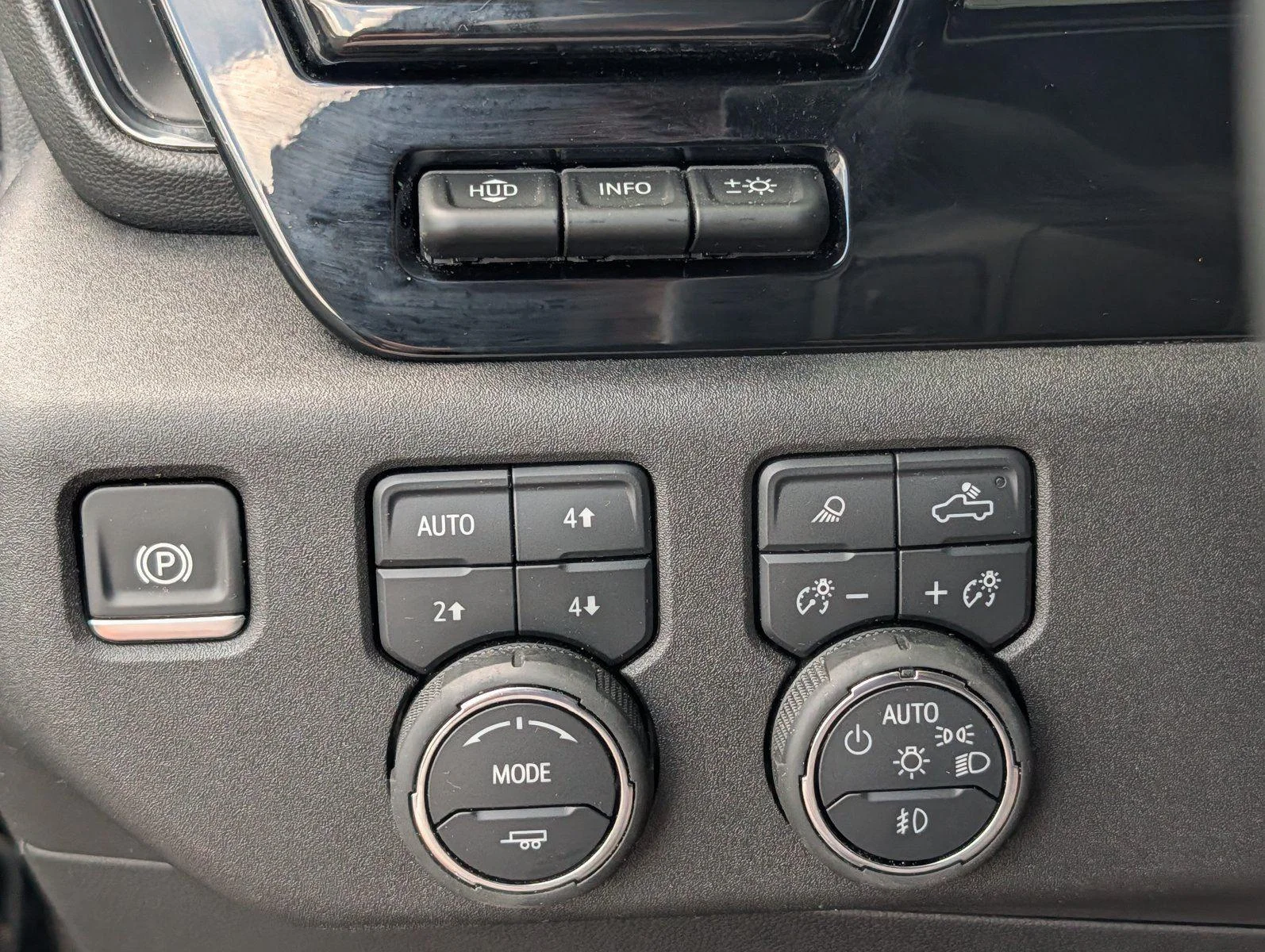 Used 2025 Black Chevrolet ZR2 image 29