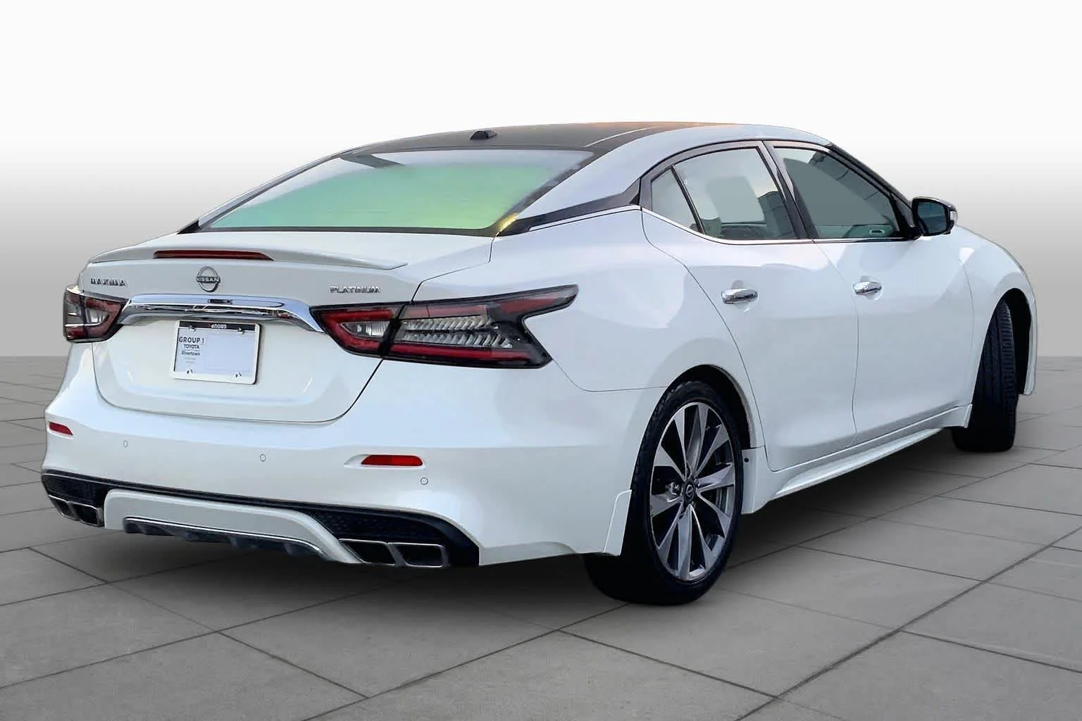 Used 2023 Pearl White Tricoat Nissan Platinum image 14