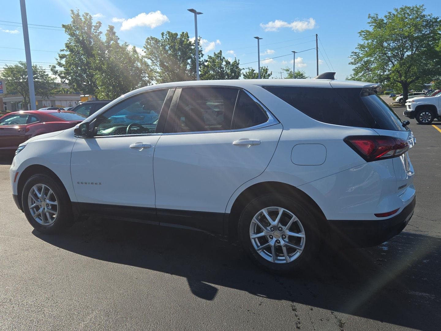 Used 2024 Summit White Chevrolet LT image 4