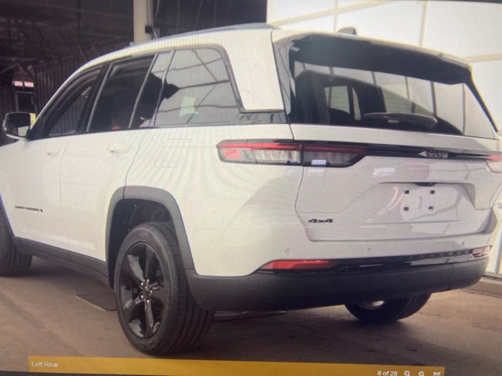 Used 2024 White Jeep Altitude X image 6