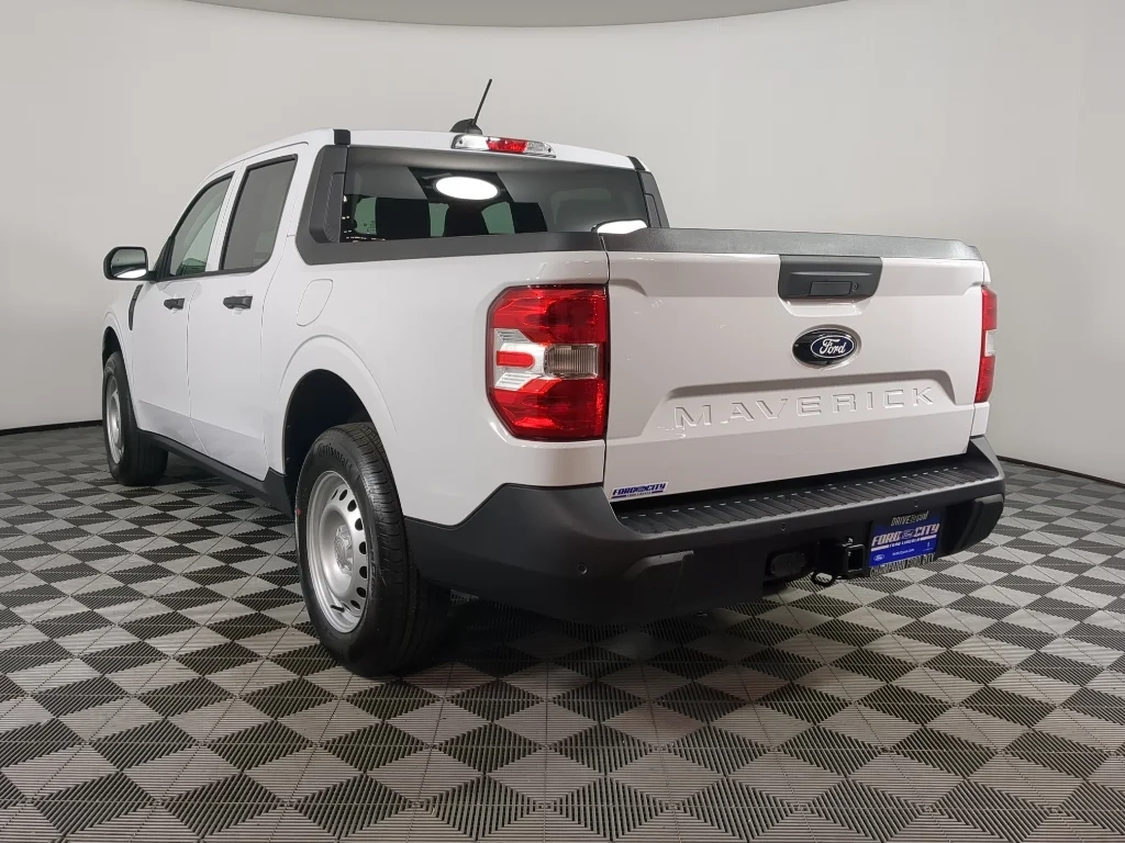 New 2026 Oxford White Ford XL image 8