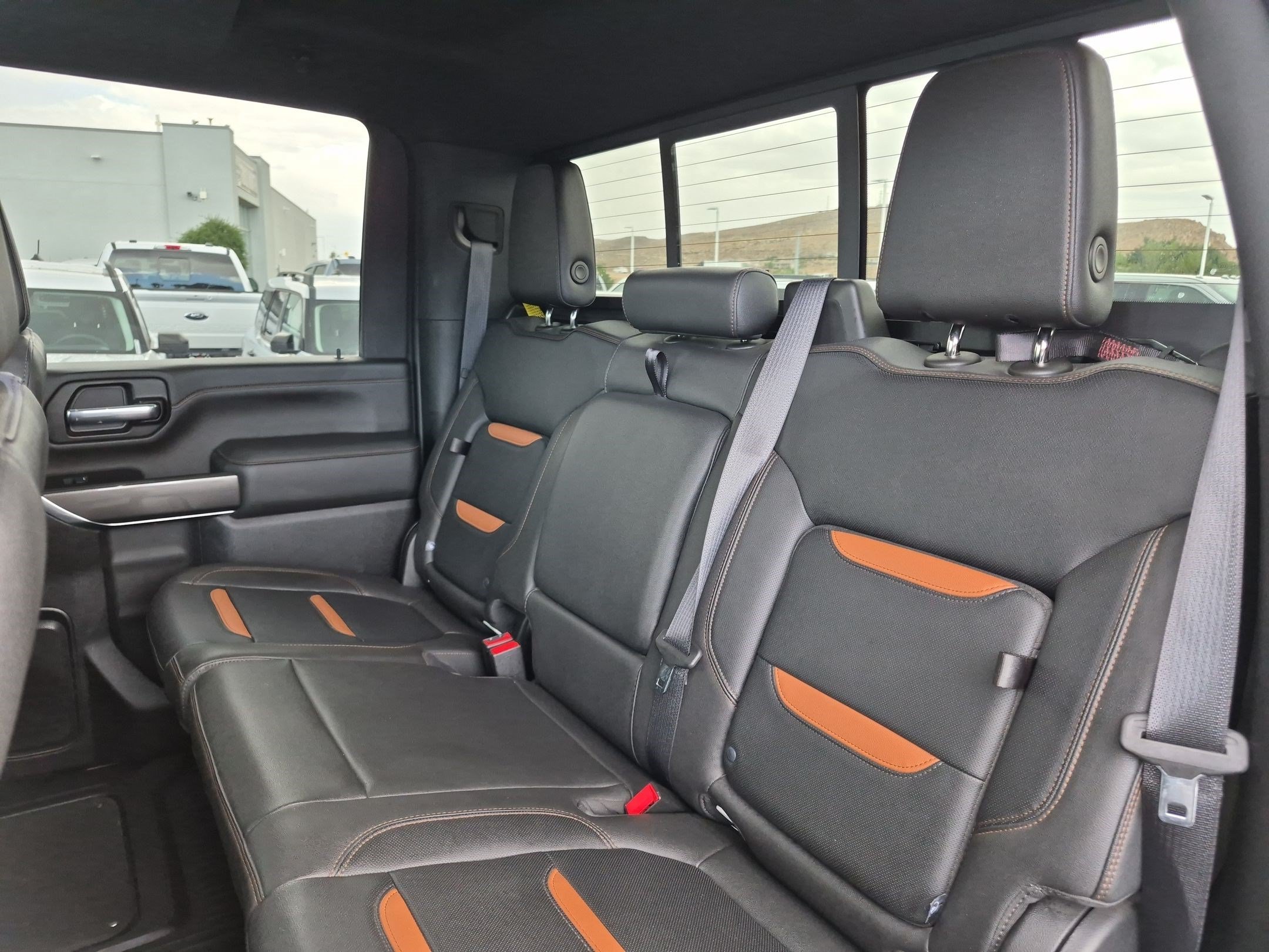 Used 2022 Summit White GMC AT4 image 28