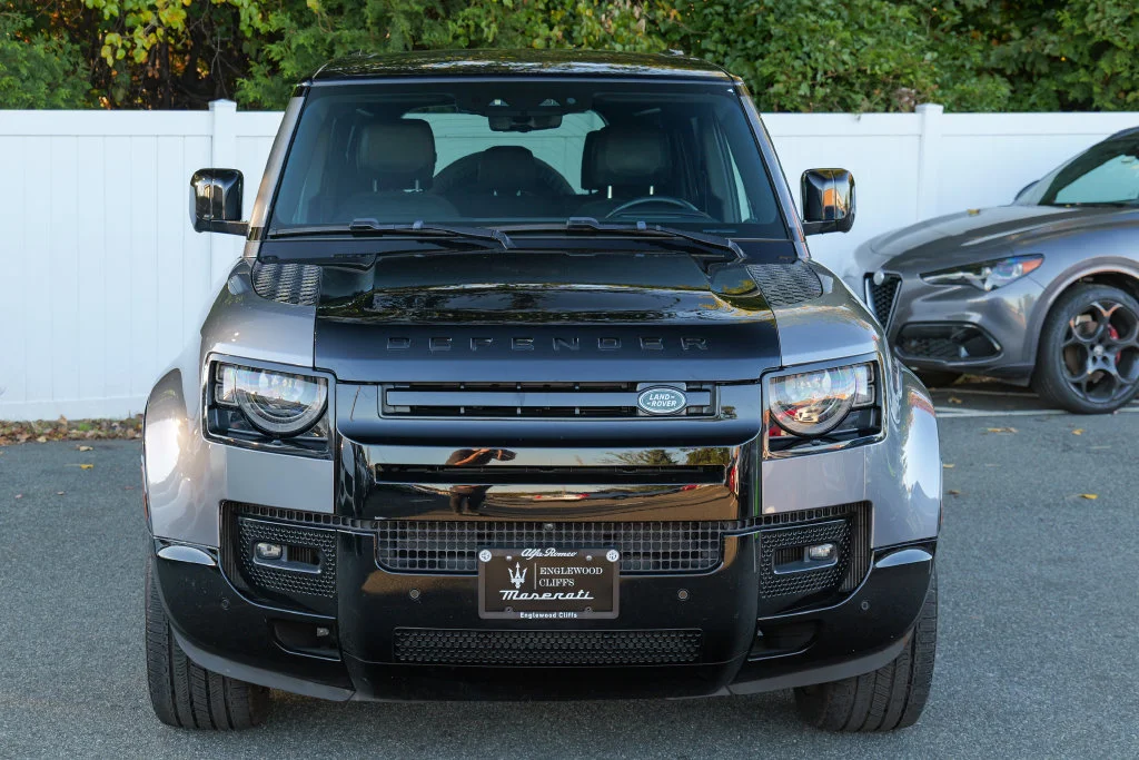 Used 2023 Gray Land Rover X image 2