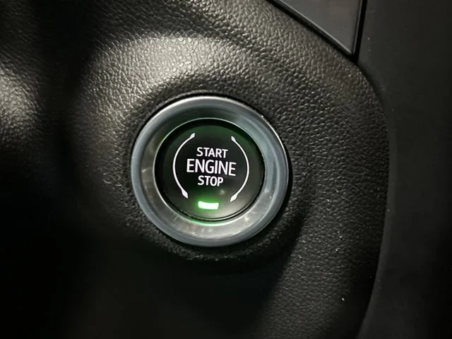 Certified Used 2020 SUMMIT WHITE Chevrolet RST image 17