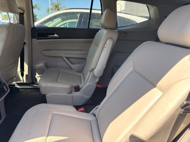 Used 2019 White Volkswagen 2.0T SE w/Technology image 6