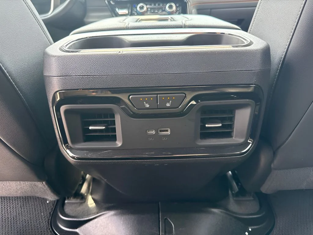 Used 2022 White GMC AT4 image 14