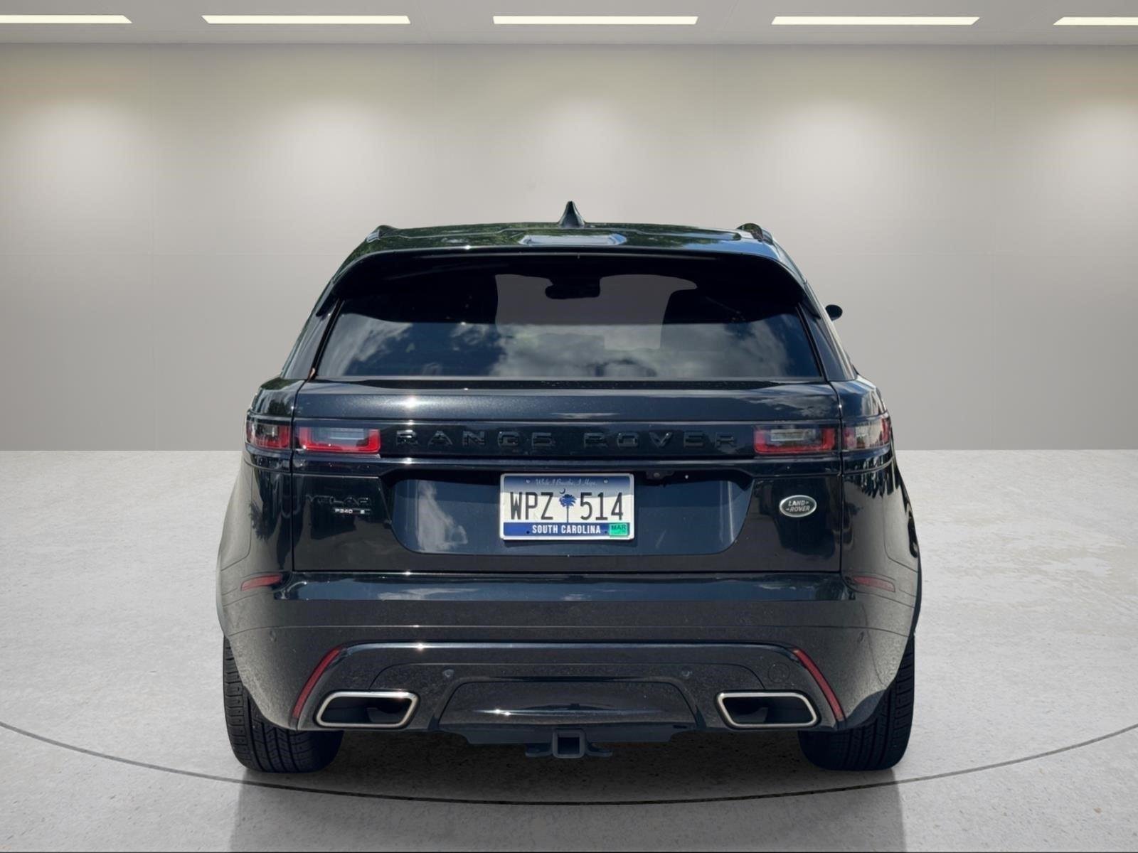Used 2020 Santorini Black Metallic Land Rover R-Dynamic S image 4