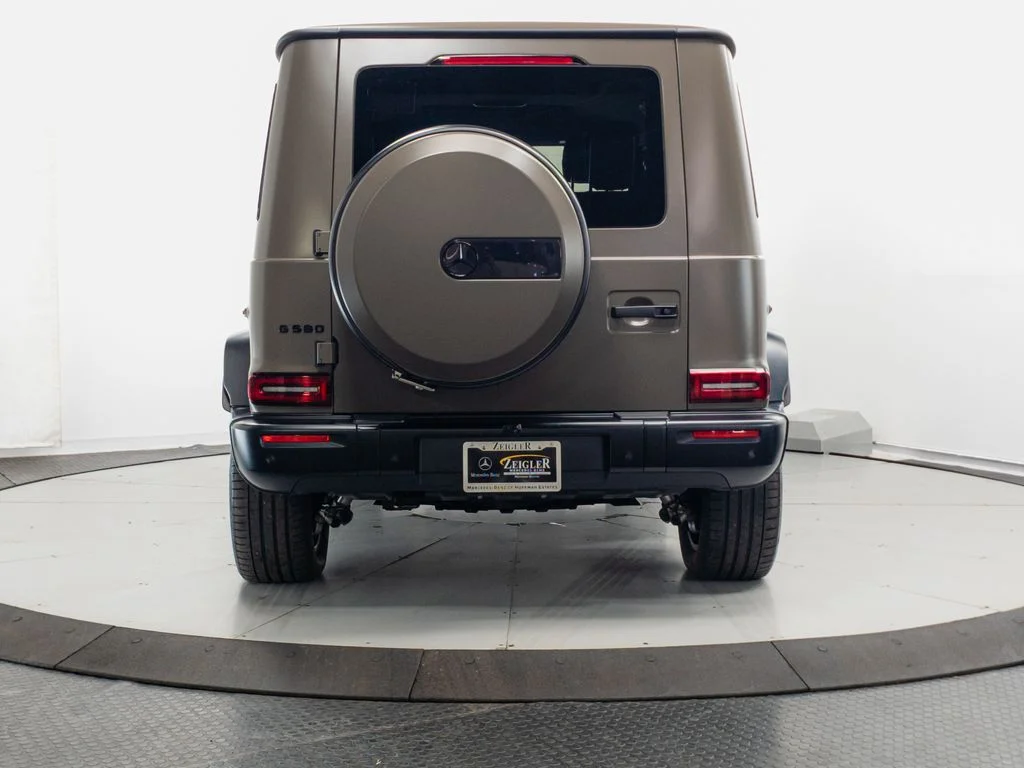Certified Used 2025 MANUFAKTUR Dark Olive Green Magno Mercedes-Benz G 580 image 31