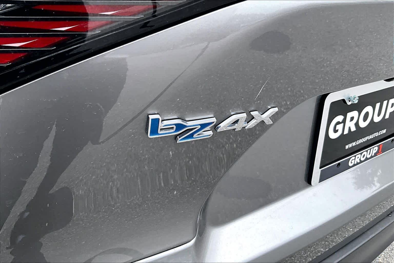 Used 2023 Heavy Metal Toyota XLE image 30