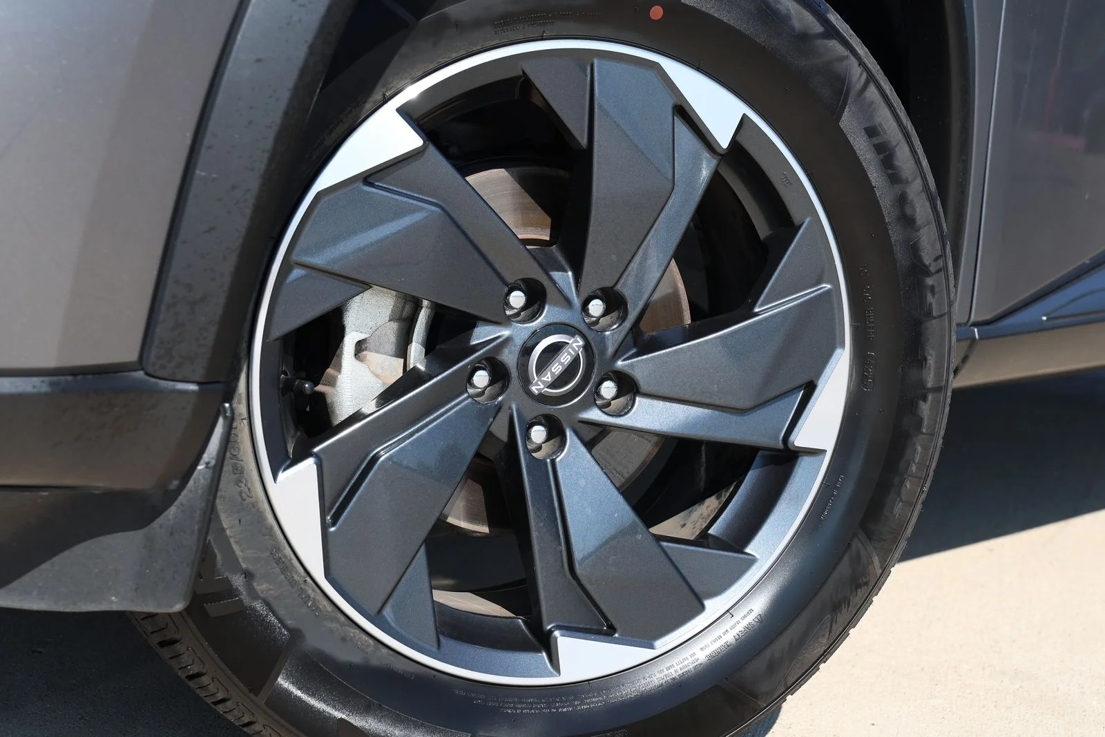 Used 2024 Gray Nissan SV image 11