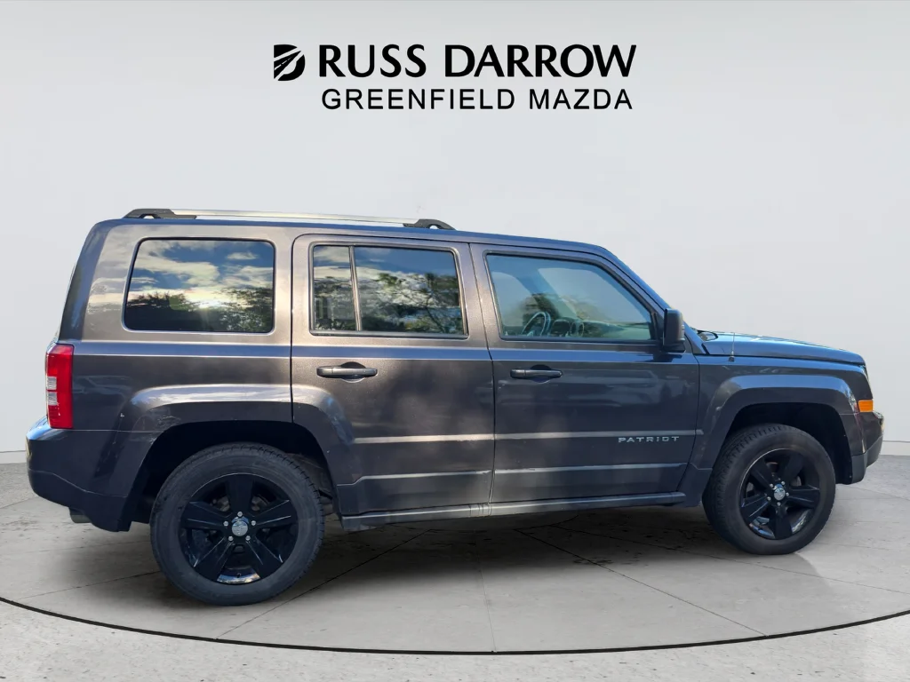 Used 2016 Gray Jeep Latitude image 6