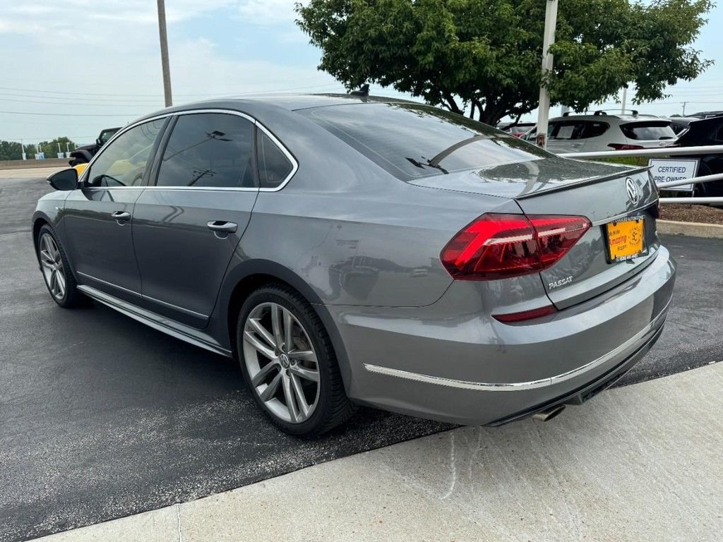 Used 2017 Platinum Gray Metallic Volkswagen 1.8T R-Line image 5