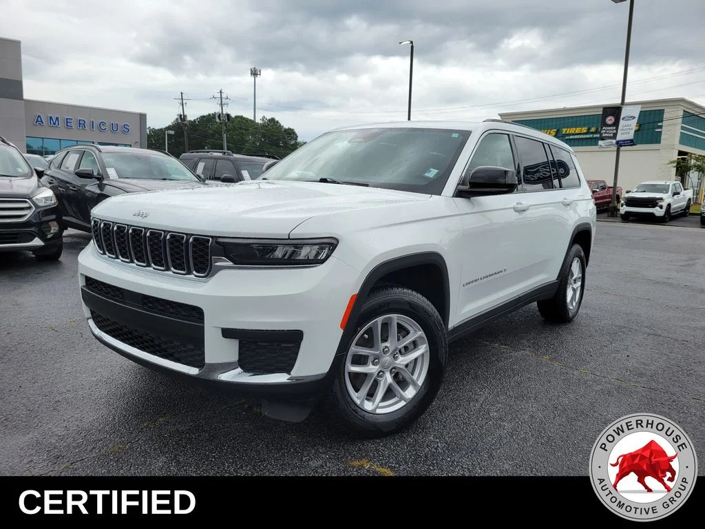 Used 2024 White Jeep Laredo image 1