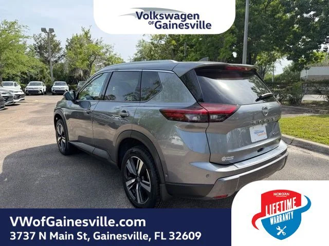 Used 2025 Gun Metallic Nissan SL image 4