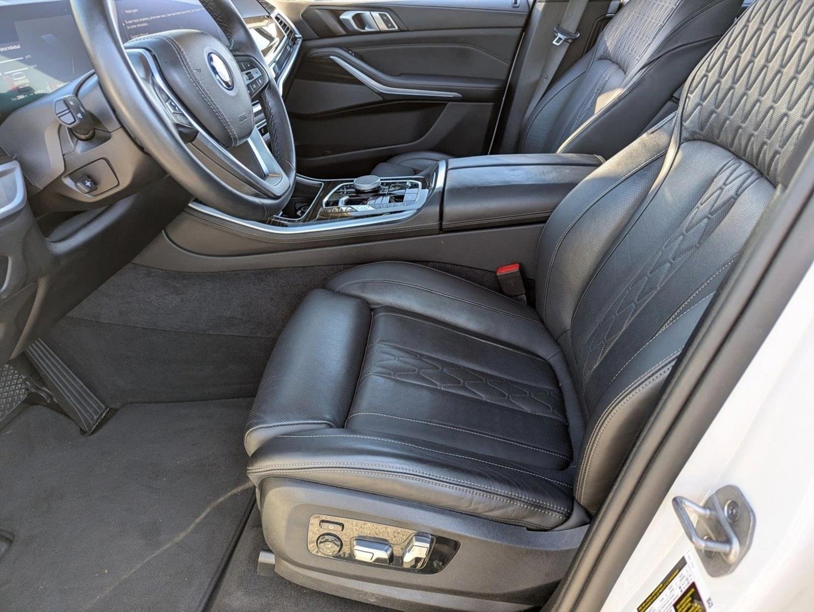 2025 BMW X5 50e - Photo 16