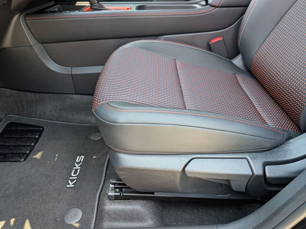 2026 Nissan KICKS SR - Photo 16