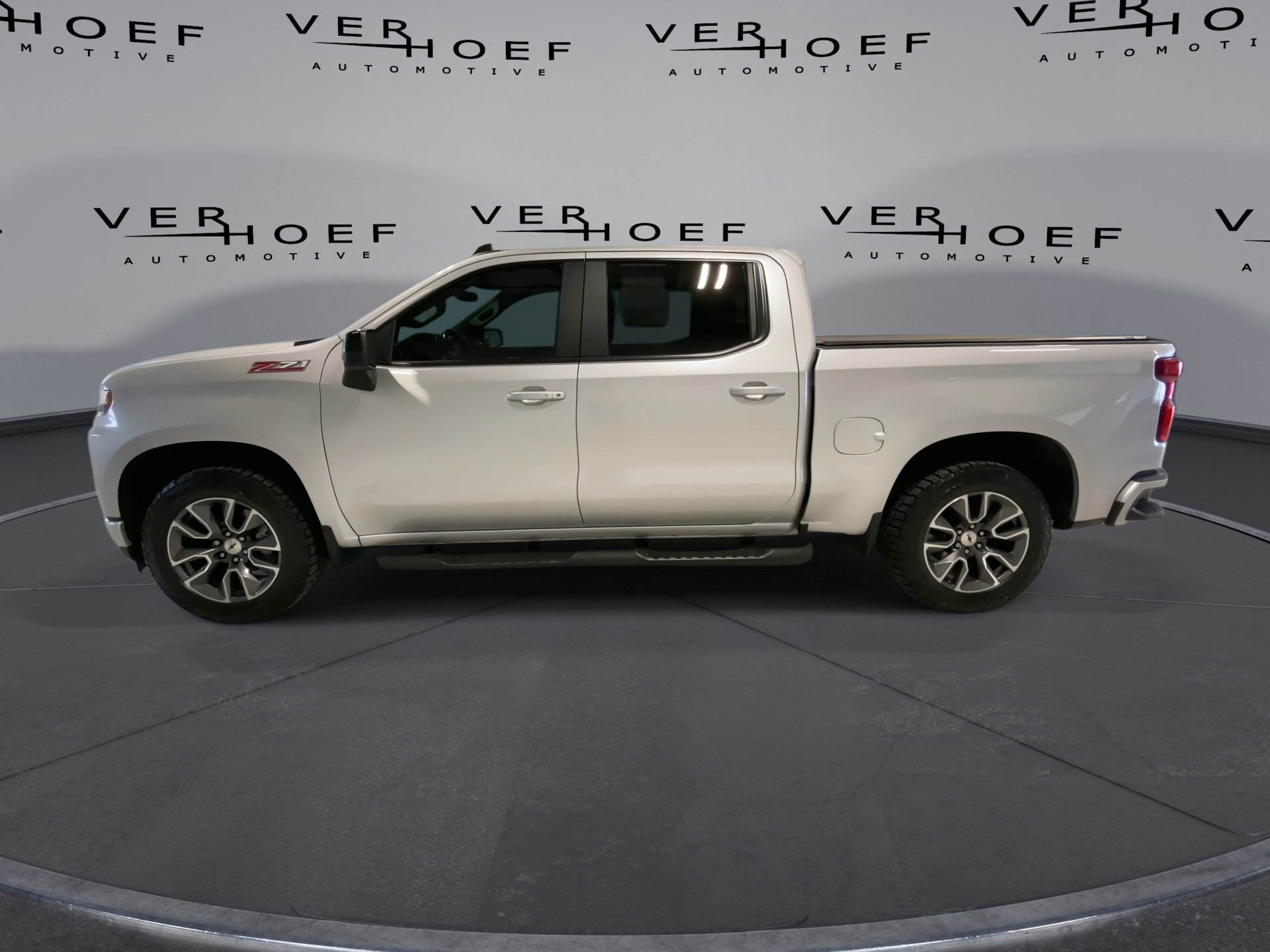 Used 2021 Silver Ice Metallic Chevrolet RST image 5