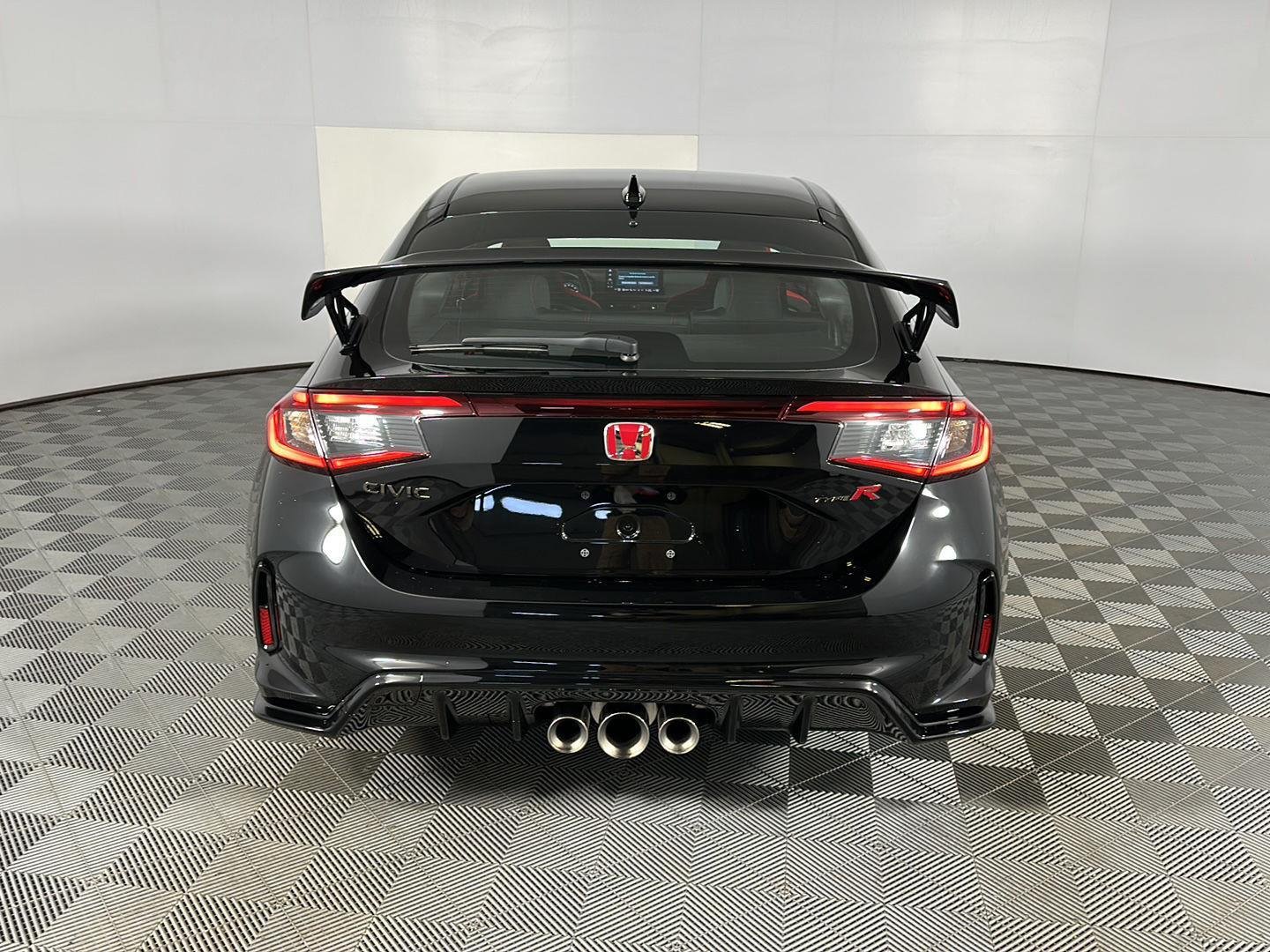 Used 2025 Crystal Black Pearl Honda Type R image 5