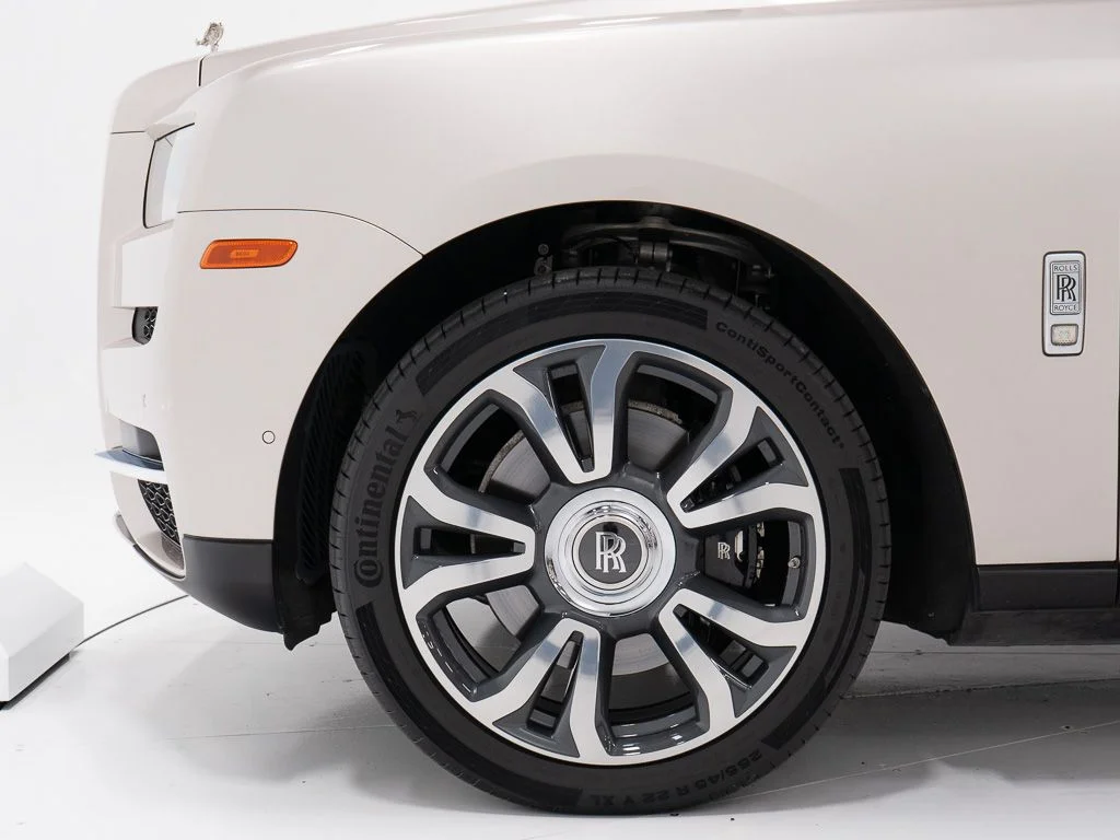 Certified Used 2019 White Sands Rolls-Royce  image 48